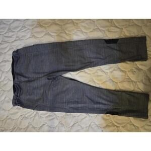 Lululemon Women's Gray and Black capri Leggings
